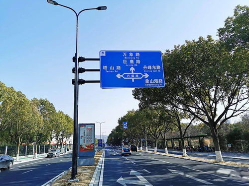 總投資1240萬元的中心城區道路公共設施指引標志工程全面完工